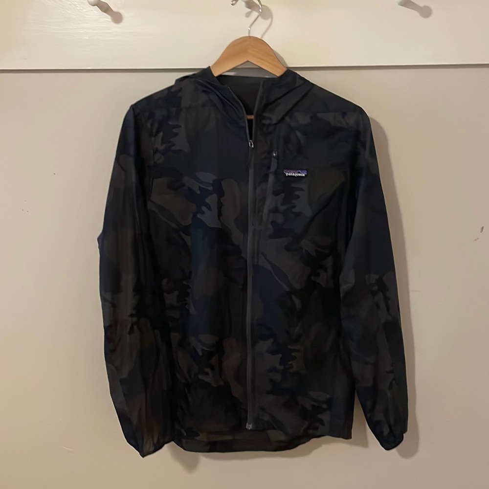 Men’s Patagonia Houdini light weight jacket